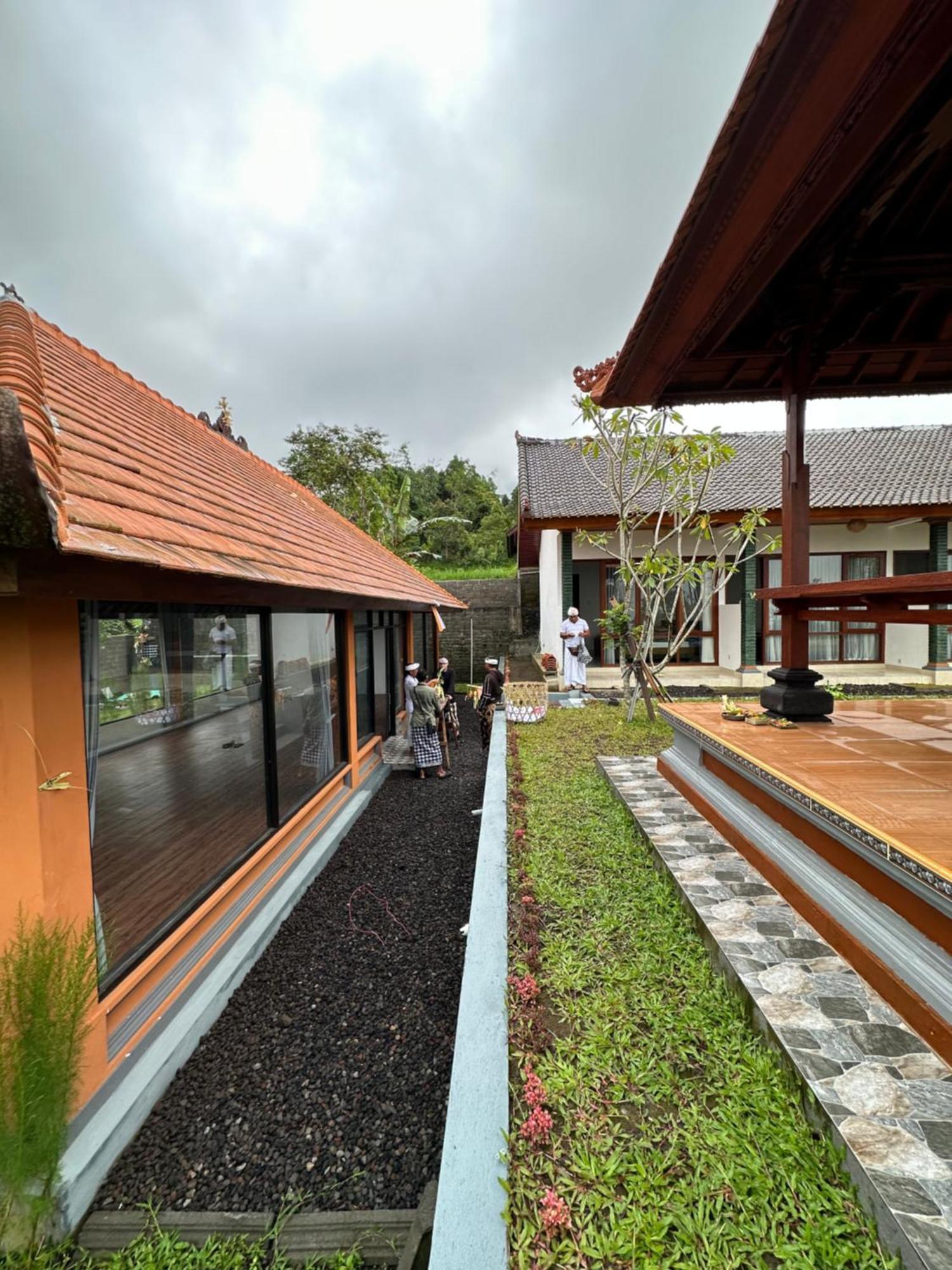 Апартаменты Bali Basuki Retreat Center Besakih Экстерьер фото