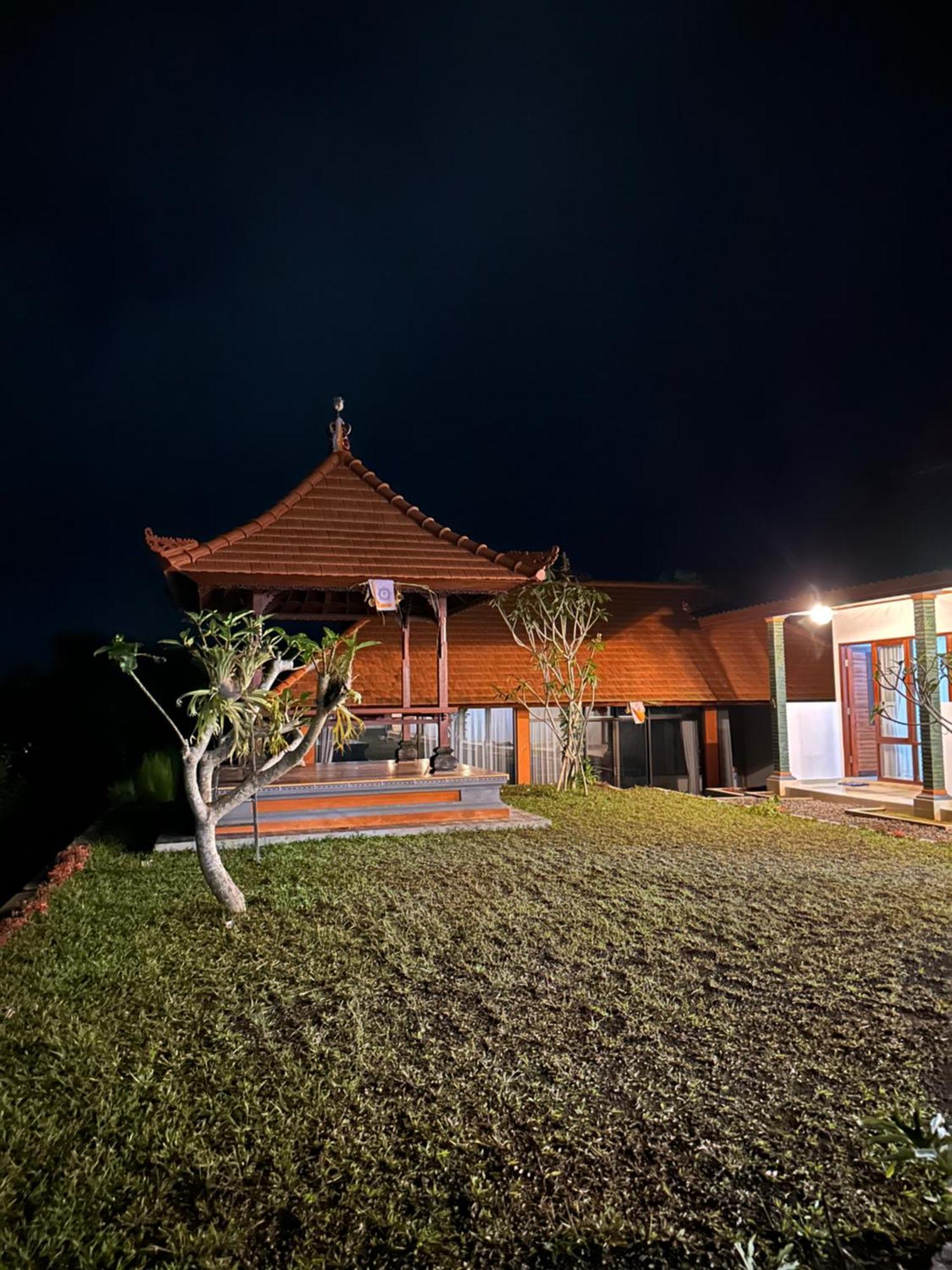 Апартаменты Bali Basuki Retreat Center Besakih Экстерьер фото