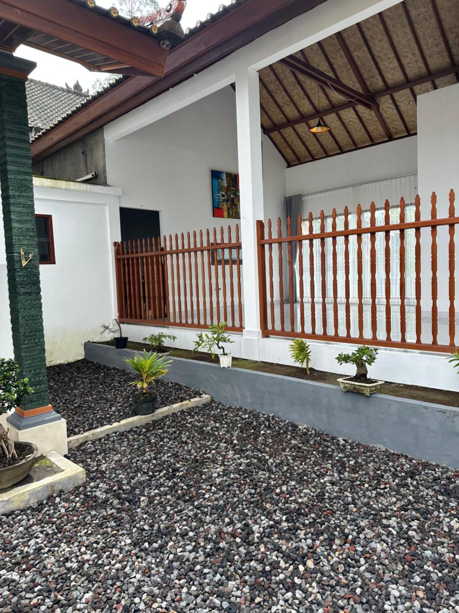 Апартаменты Bali Basuki Retreat Center Besakih Экстерьер фото